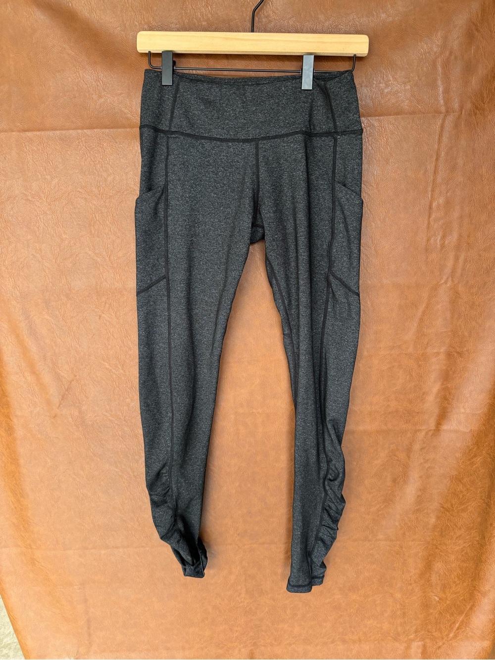 Lululemon Heathered Gray Leggings Ruched Ankle Side Pockets Approx. 6/8